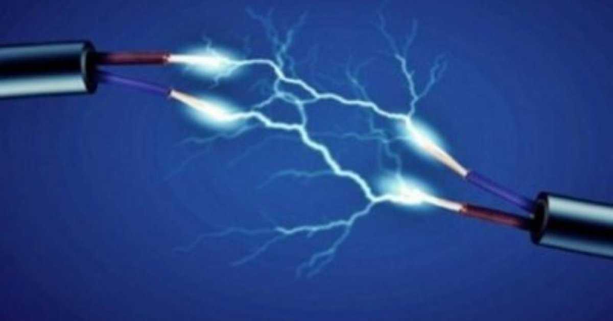 নারকেল গাছে ওঠে বিদ্যুৎস্পৃষ্টে কিশোরের মৃত্যু