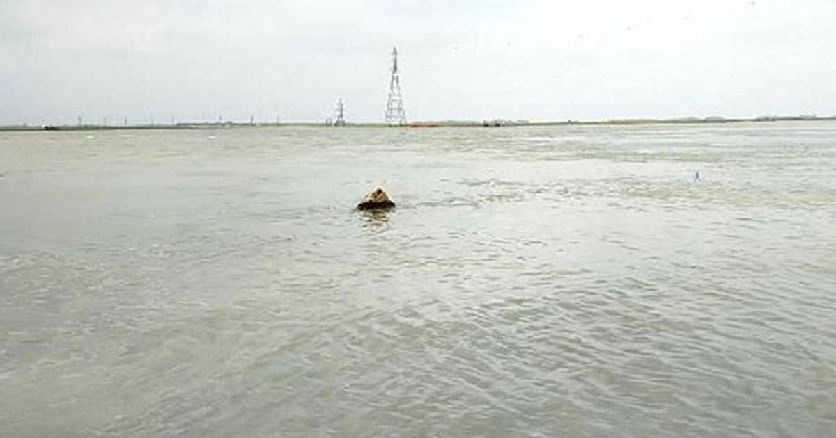 নেত্রকোনায় স্পিডবোট উল্টে নিখোঁজ ৪