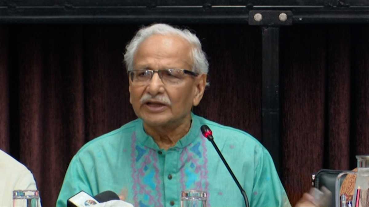 লেজুড়বৃত্তিক ছাত্র-শিক্ষক রাজনীতির মাশুল দিতে হচ্ছে: বদিউল আলম মজুমদার