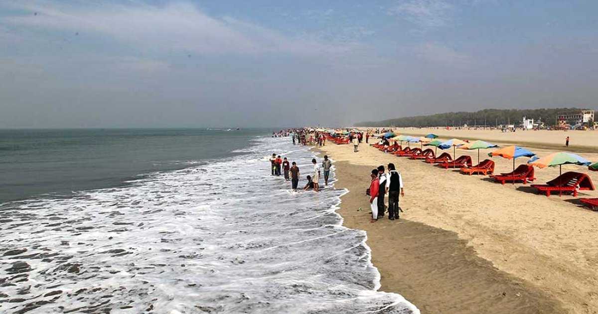 কক্সবাজার সমুদ্রসৈকতের বালিয়াড়ি দখলমুক্ত করতে দোকান উচ্ছেদের নির্দেশ