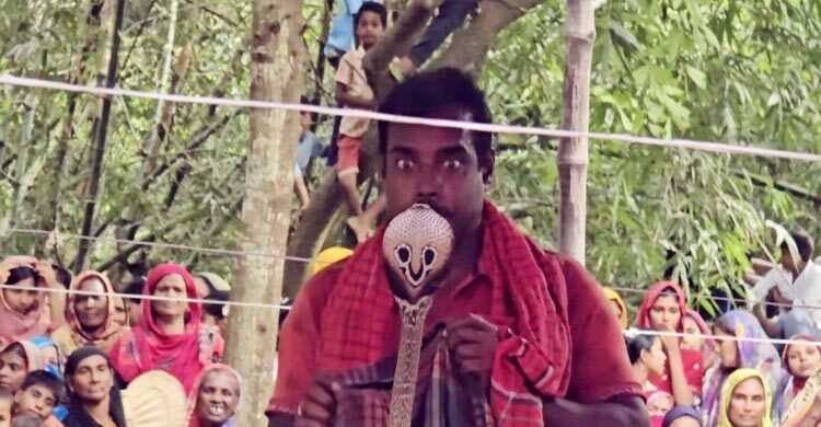 কুষ্টিয়ায় ঐতিহ্যবাহী ঝাপান খেলা অনুষ্ঠিত